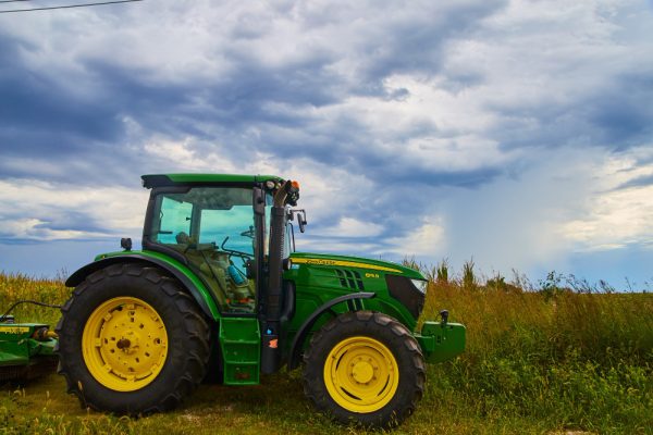 Tractor John Deere 5075E (75 CV)